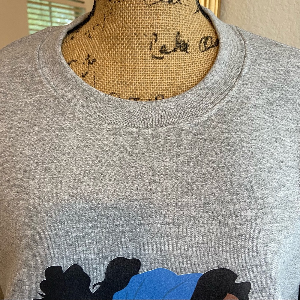 Ladies cute gray sweatshirt with a brown girl pic. - Picture 4 of 7